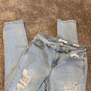 Judy Blue Light Wash Distressed boyfriend jeans